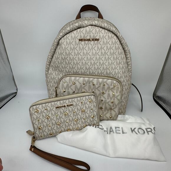 Michael Kors Jaycee Medium Vanilla Backpack and Wallet Gold Studded Pyramid - Picture 1 of 16